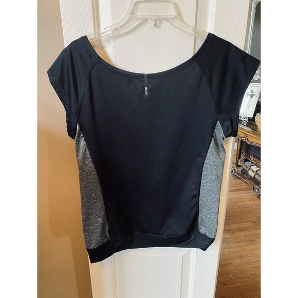 Sugoi Ironman‎ Black Gray Jersey Athletic Shirt Size Small - Picture 2 of 3